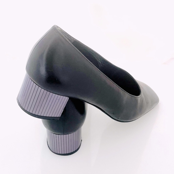 STUART WEITZMAN Black Leather Low Heel Pumps Mirrored Accent Women’s 5.5 - Picture 3 of 8